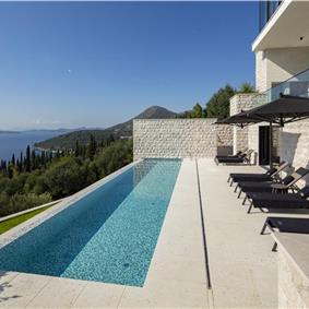 Luxury 5-Bedroom Sea-View Villa with Heated Infinity Pool in Orasac near Dubrovnik – Sleeps 10